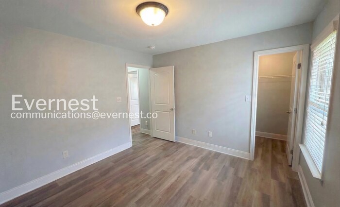 Building Photo - 24663 Rolling Vista Dr