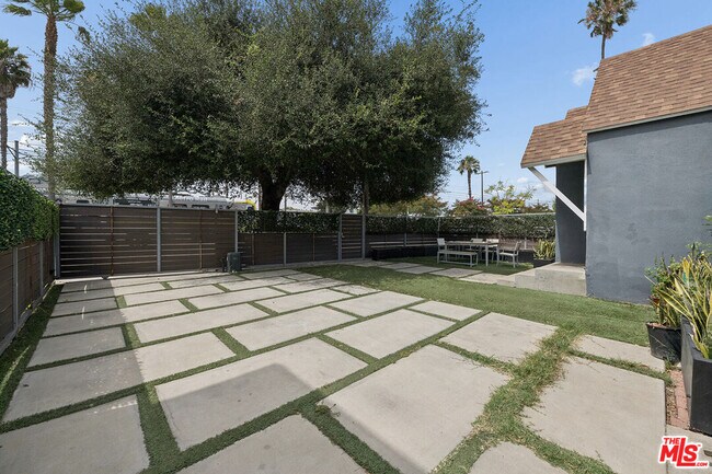 Building Photo - 3707 W Exposition Blvd