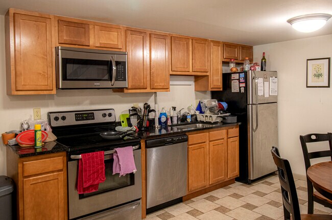 37 e 18 - 28-43 E 18th Ave