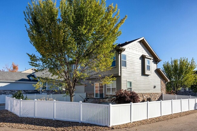 Building Photo - Beautifully Upgraded 3-Bedroom Home in Prairie Village with Finished Basement