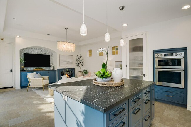 Building Photo - Walk to Beach & Cedros Stunning 4BR Home in Prime Solana Beach Location