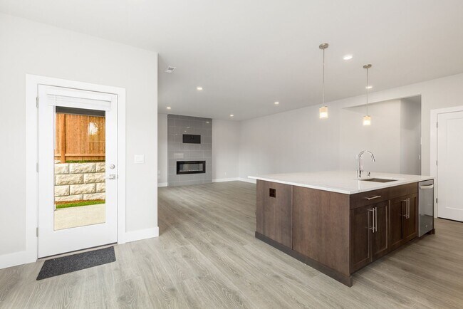 Building Photo - Bothell 3 Bedroom 2.5 Bath - Northshore School Dist