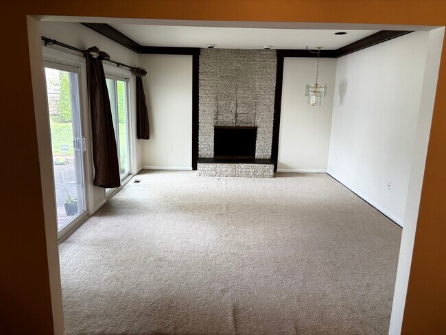 Building Photo - 8513 Wilkesboro Ln