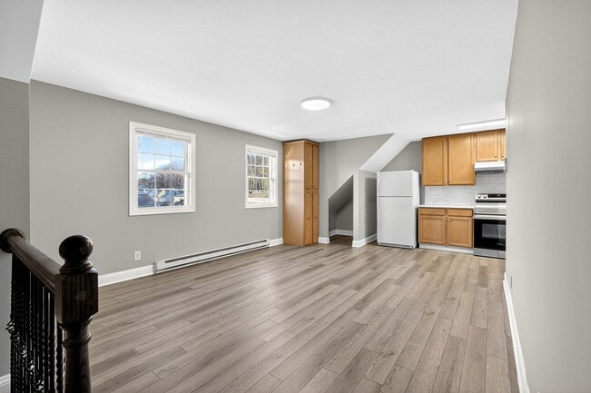 Building Photo - Studio in Newark Showing Saturday 2/7 9:30am-9:45am