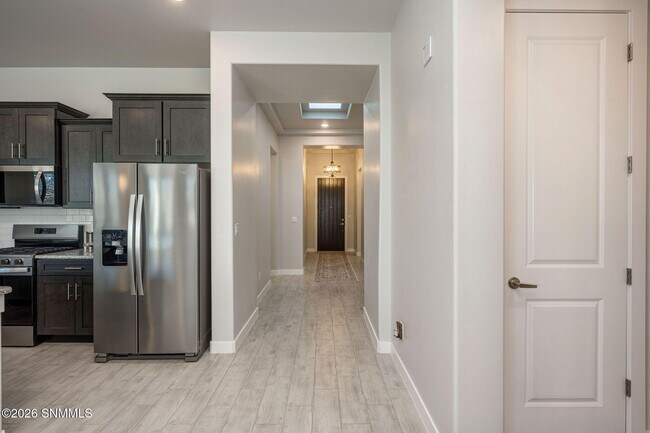 Building Photo - 3865 Jericho St