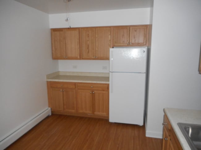 Building Photo - 604 Pershing Ave
