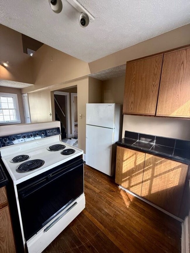 Building Photo - Westmoreland Duplex One