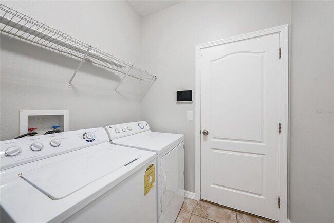 Building Photo - 12117 Streambed Dr