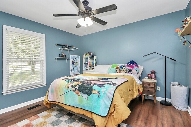 Building Photo - 4227 Deerfield Dr