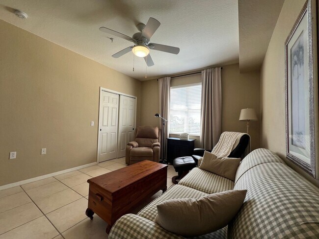 Building Photo - Furnished/Short Term Rental ** Available 9...