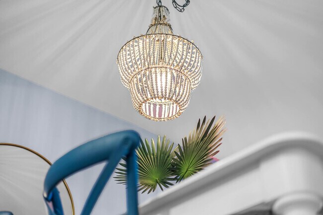 Building Photo - 605 Kemp St