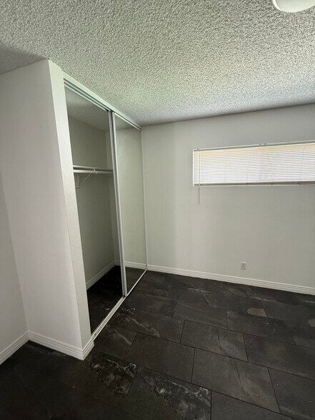 Building Photo - 1167 E Nocta St