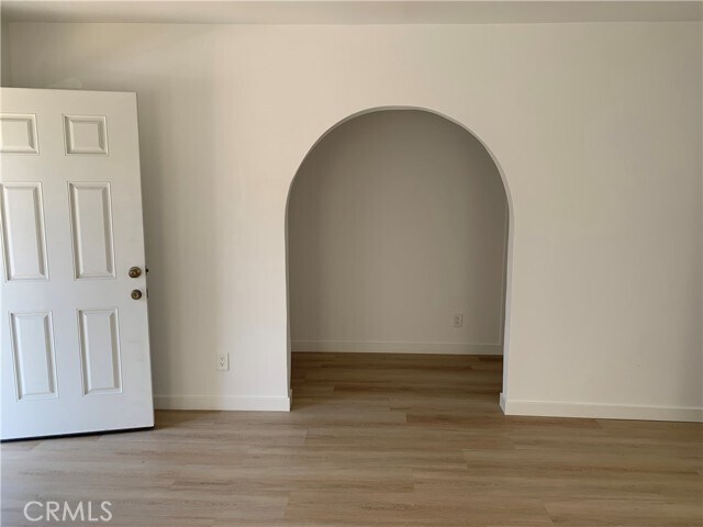 Building Photo - 1209 W 40th Pl