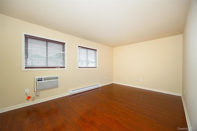Building Photo - 19 Scarborough Ln
