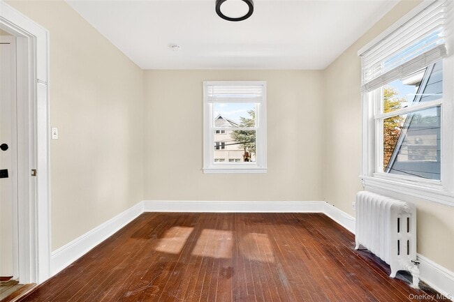 Building Photo - 270 Sickles Ave