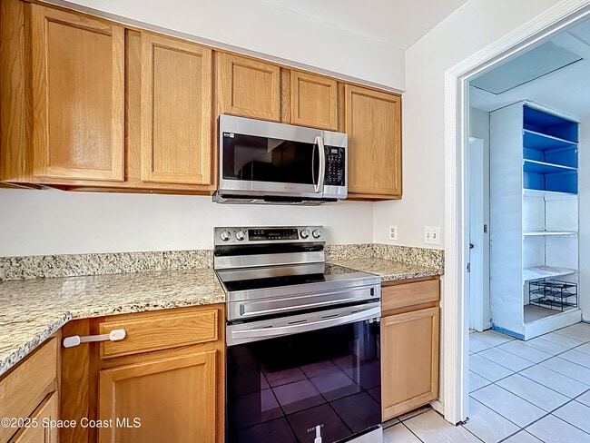 Building Photo - 1076 Coronado Dr