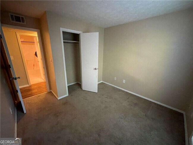 Building Photo - 803 Wynnes Ridge Cir SE