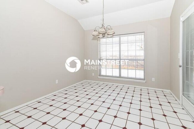 Building Photo - 4 Bedroom Pet-Friendly Home in Edmond, OK ...