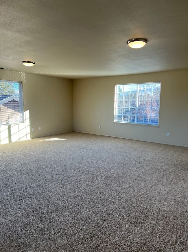 Building Photo - 20642 Songbird Ln