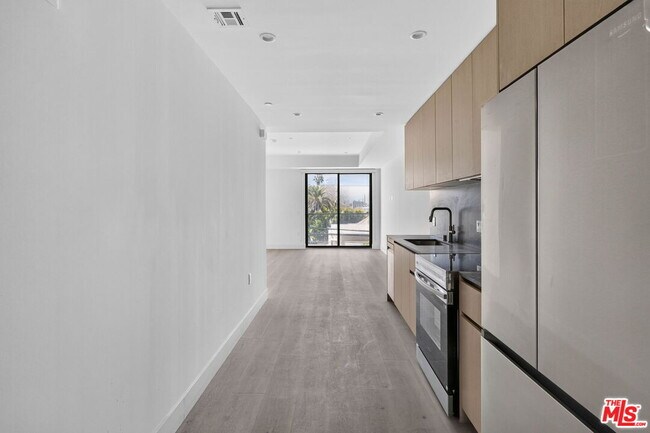 Building Photo - 1808 Lincoln Blvd
