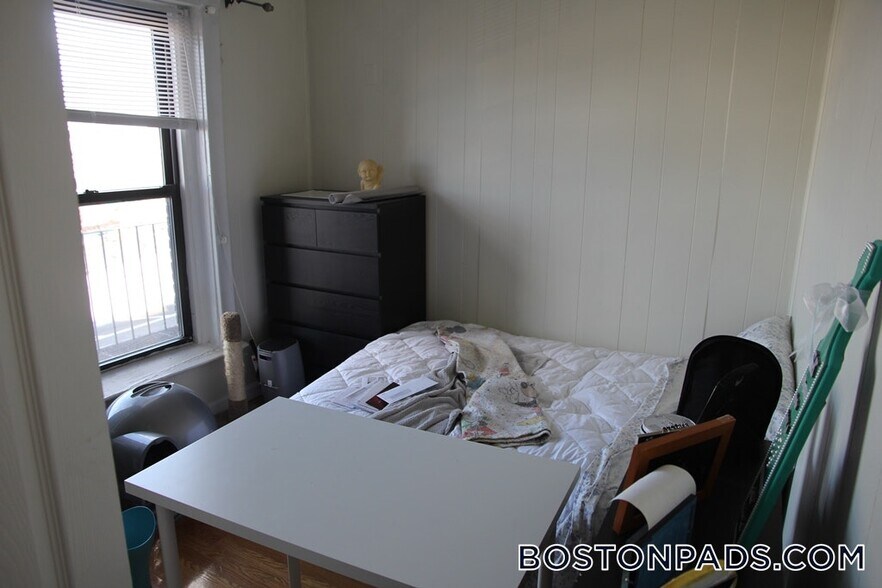 Building Photo - 43 Bay State Rd