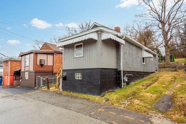 Building Photo - Charming 1 bedroom home in Baldwin available June 1!