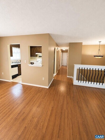 Building Photo - 330 Wood Dr