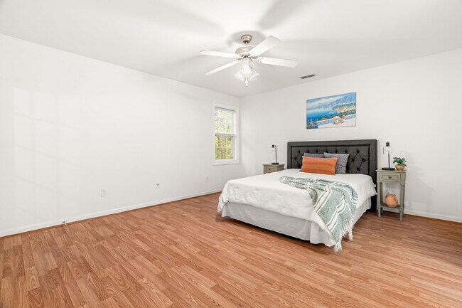 Building Photo - 2221 Mountain Mist Ct