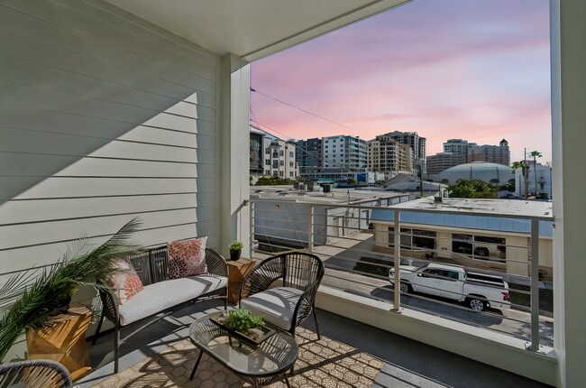 Building Photo - 1343 4th St