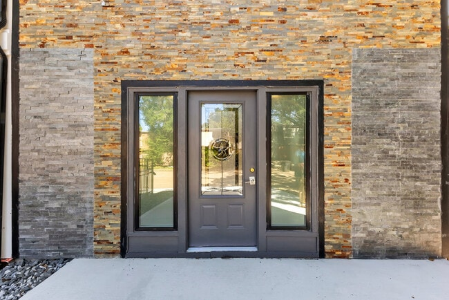 Building Photo - 6325 Riverview Way