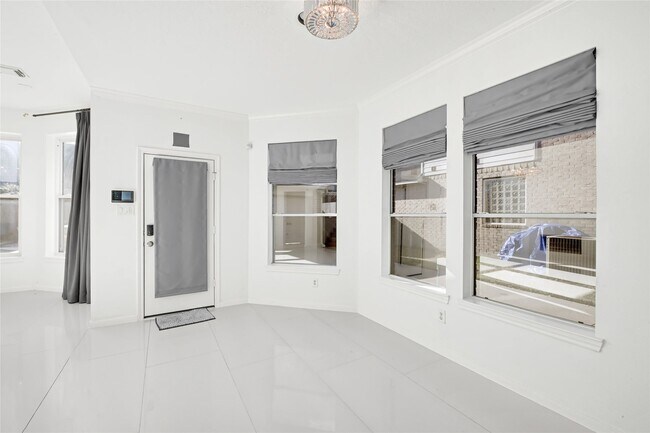 Building Photo - 25831 Coyote Springs Ct