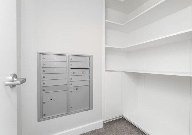 Building Photo - 21 Fleet St