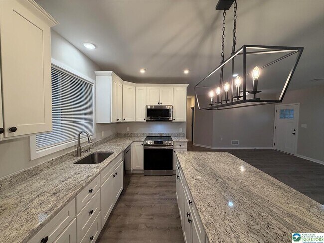 Building Photo - 7120 Suter Rd