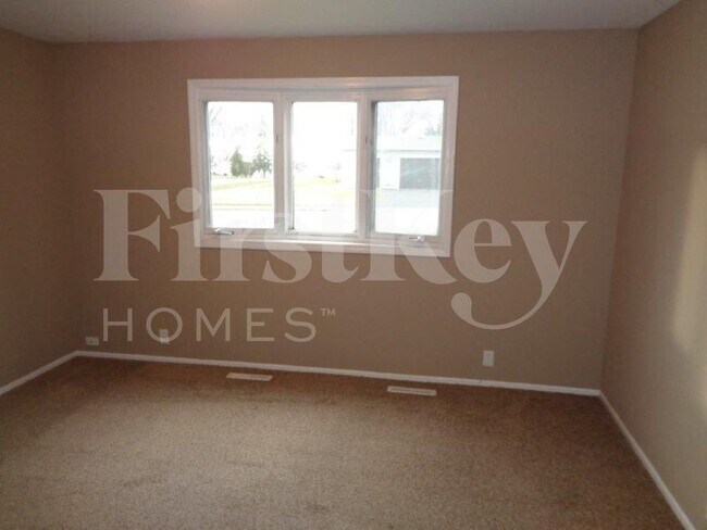 Building Photo - 1 Birch St