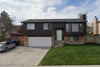 Building Photo - Beautiful remodeled 5 bed 2 bath home