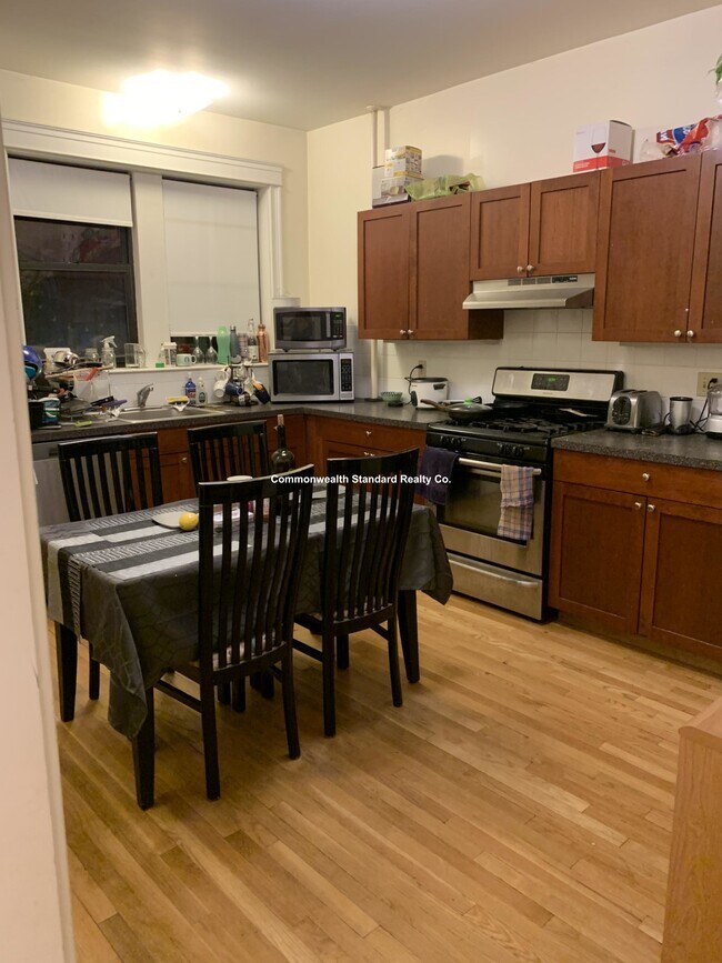 Building Photo - 76 Quint Ave