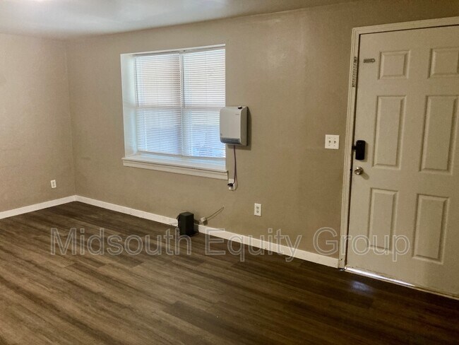 Building Photo - 127 Northside Ave