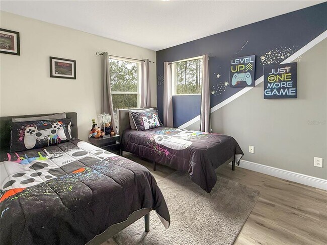 Building Photo - 530 Orista Dr