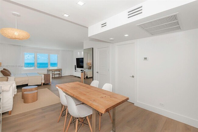 Building Photo - 2301 Collins Ave