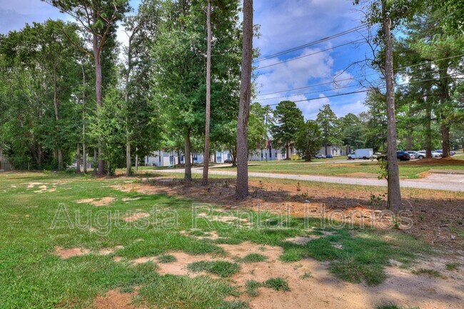 Building Photo - 37 Conifer Ct
