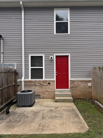 Building Photo - 179 Ingle Dr