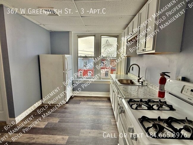 Building Photo - 367 W Greenwich St