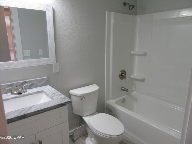 Building Photo - 2708 Amelia Ave