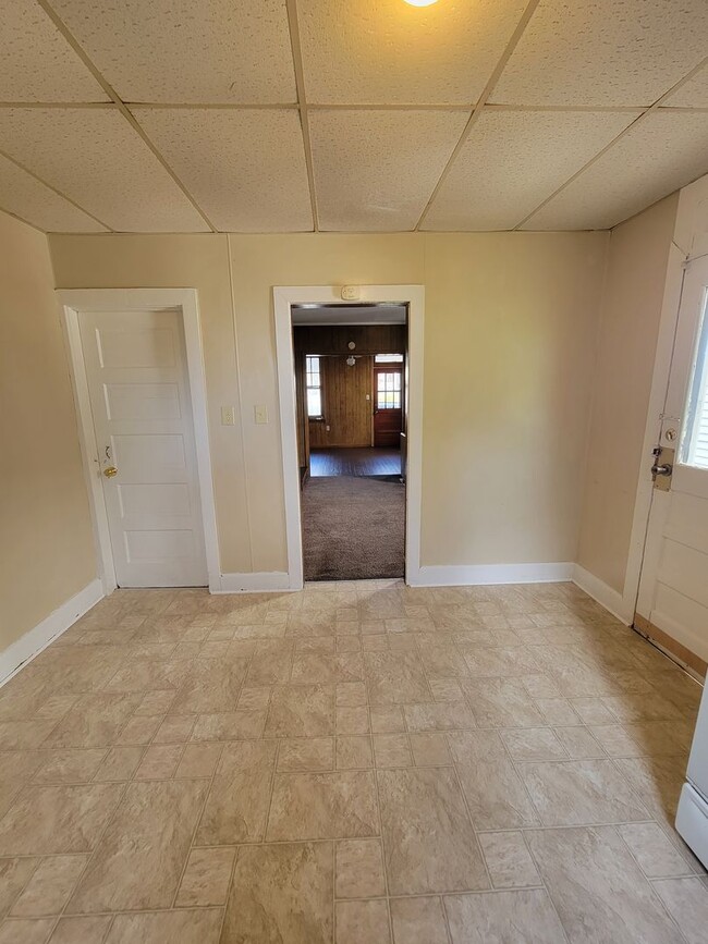 Building Photo - 362 Tolbert Ave