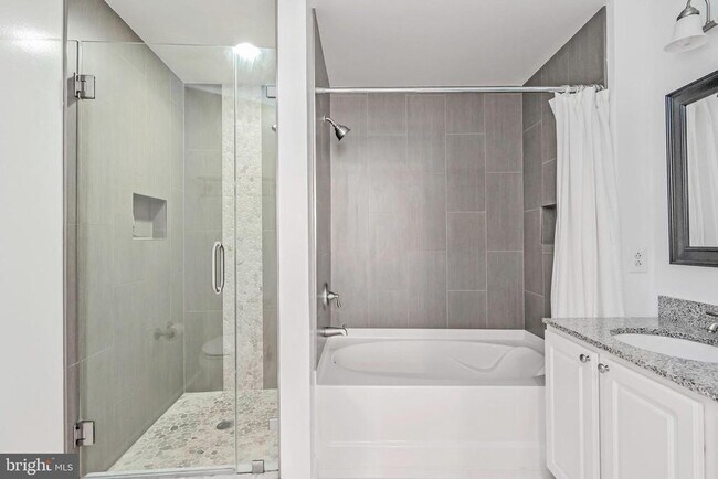 Building Photo - 3600 S Glebe Rd