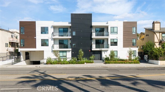 Building Photo - 7510 Sepulveda Blvd