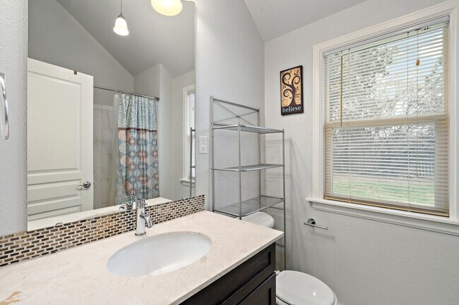 Building Photo - 1218 S Roosevelt St