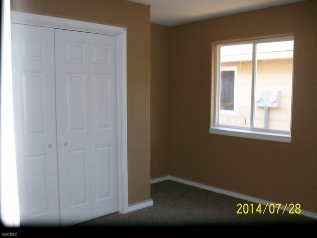 Building Photo - 3 br, 1 bath House - 2419 S Saint Clair Av...