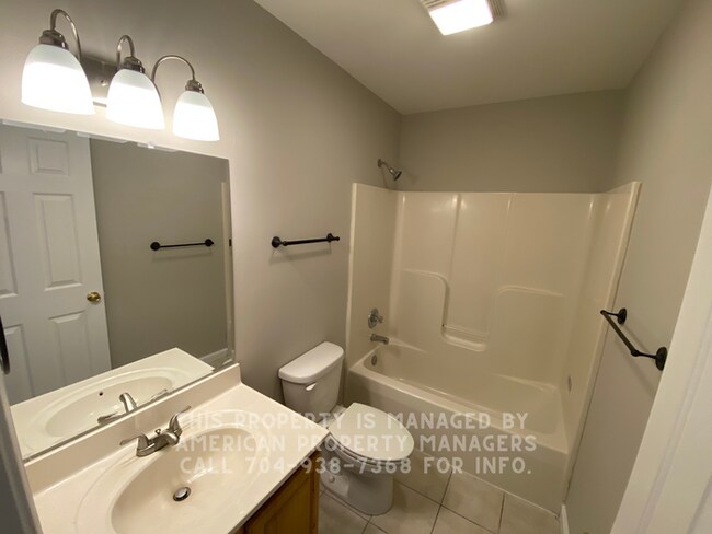 Building Photo - 501 Martin Cir