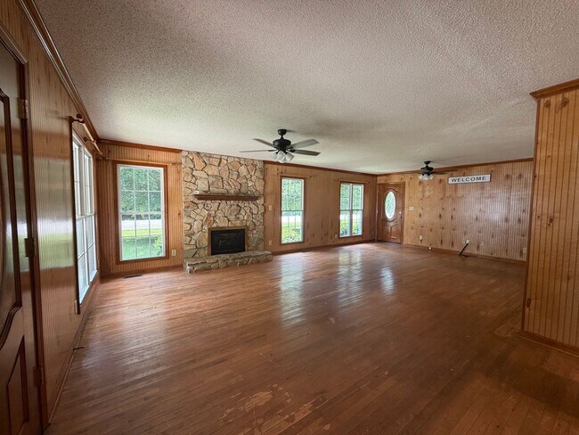Building Photo - Exclusively Offered By Muse Realty Rentals, LLC